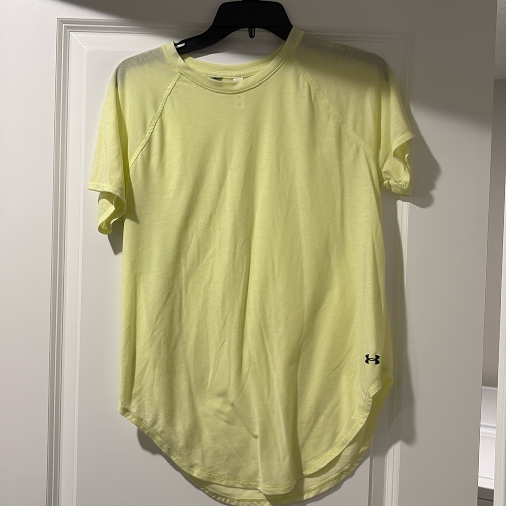 Athletic shirt